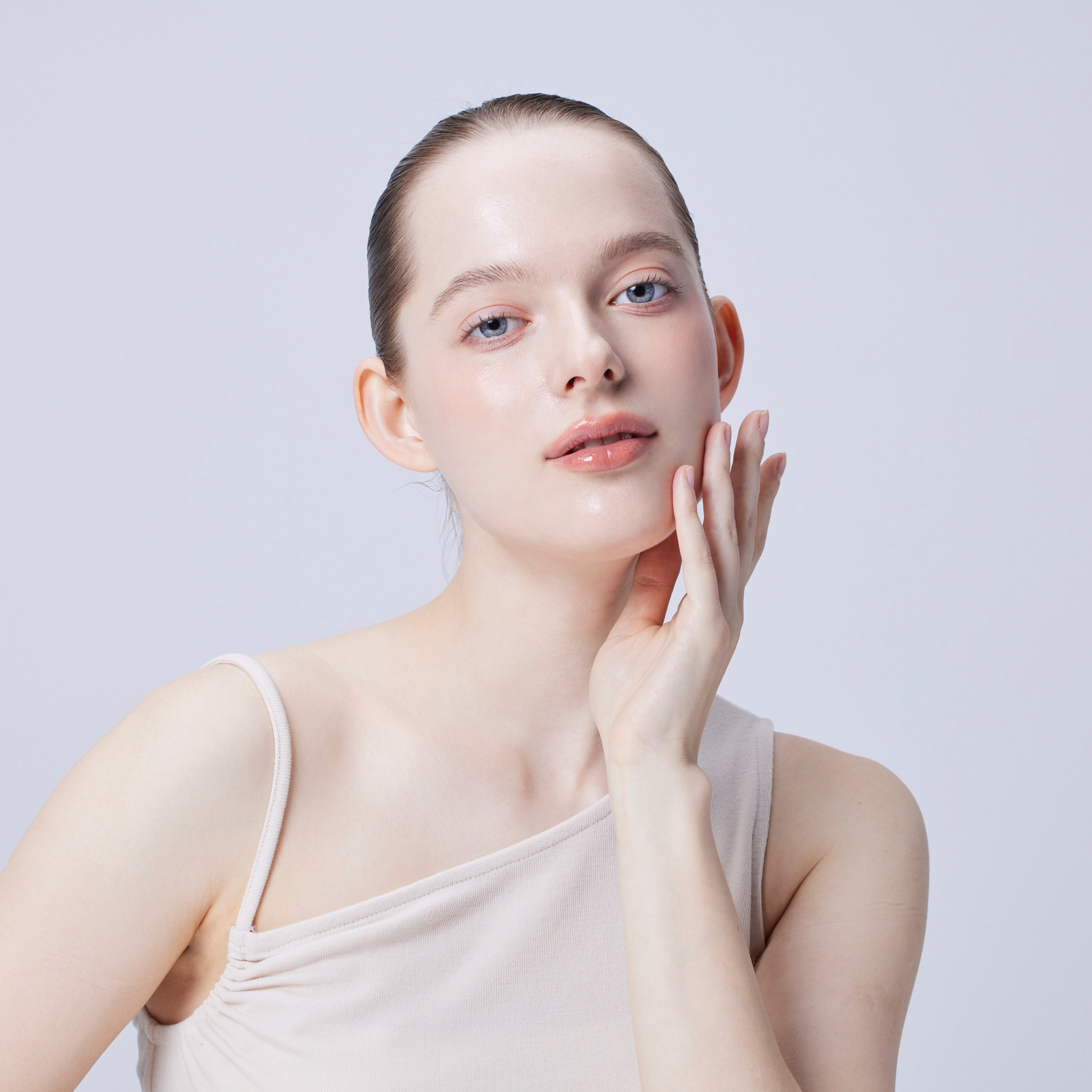The Alpha-Arbutin Discoloration Care Hydrogel Mask x3