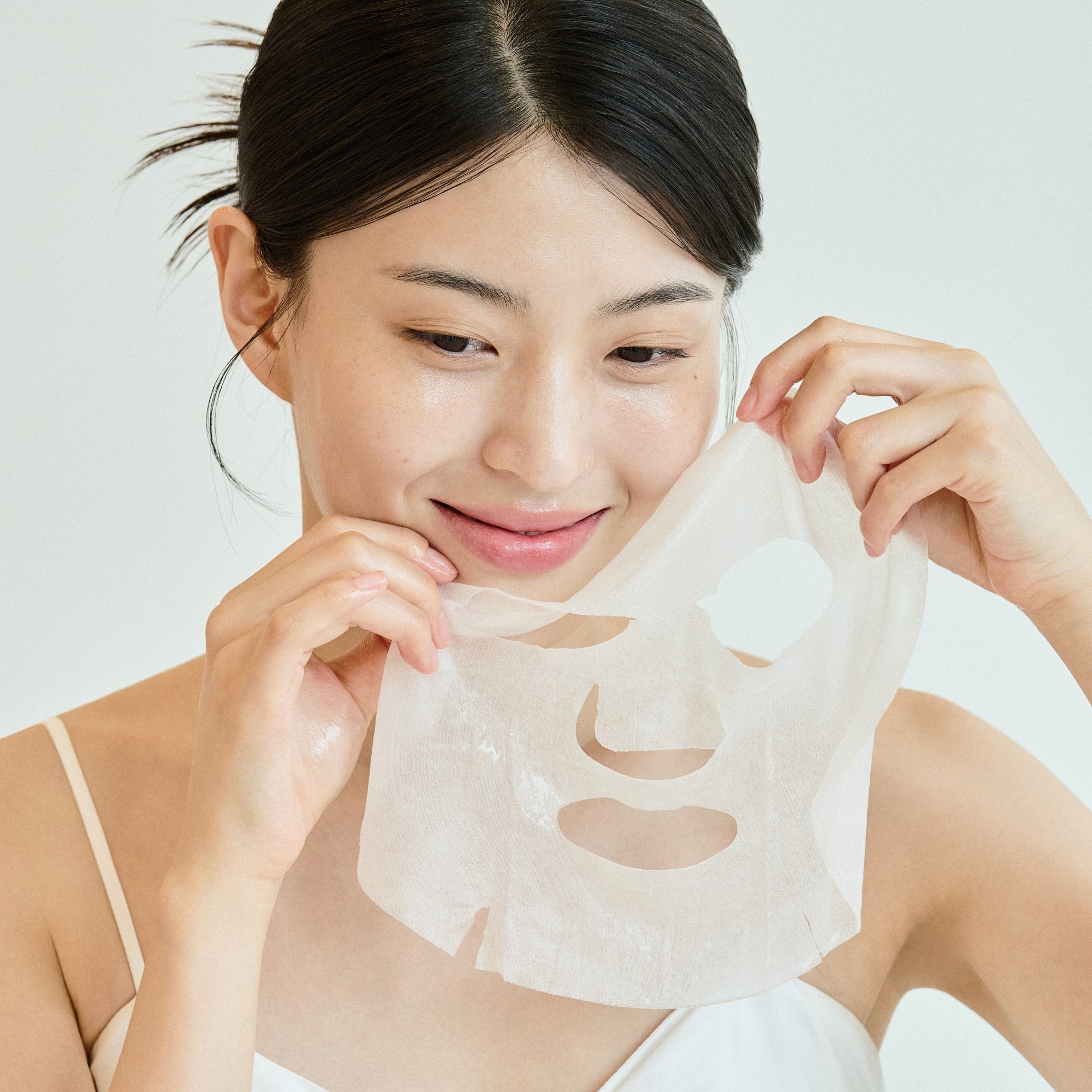 Madagascar Centella Tone Brightening Glow Mask